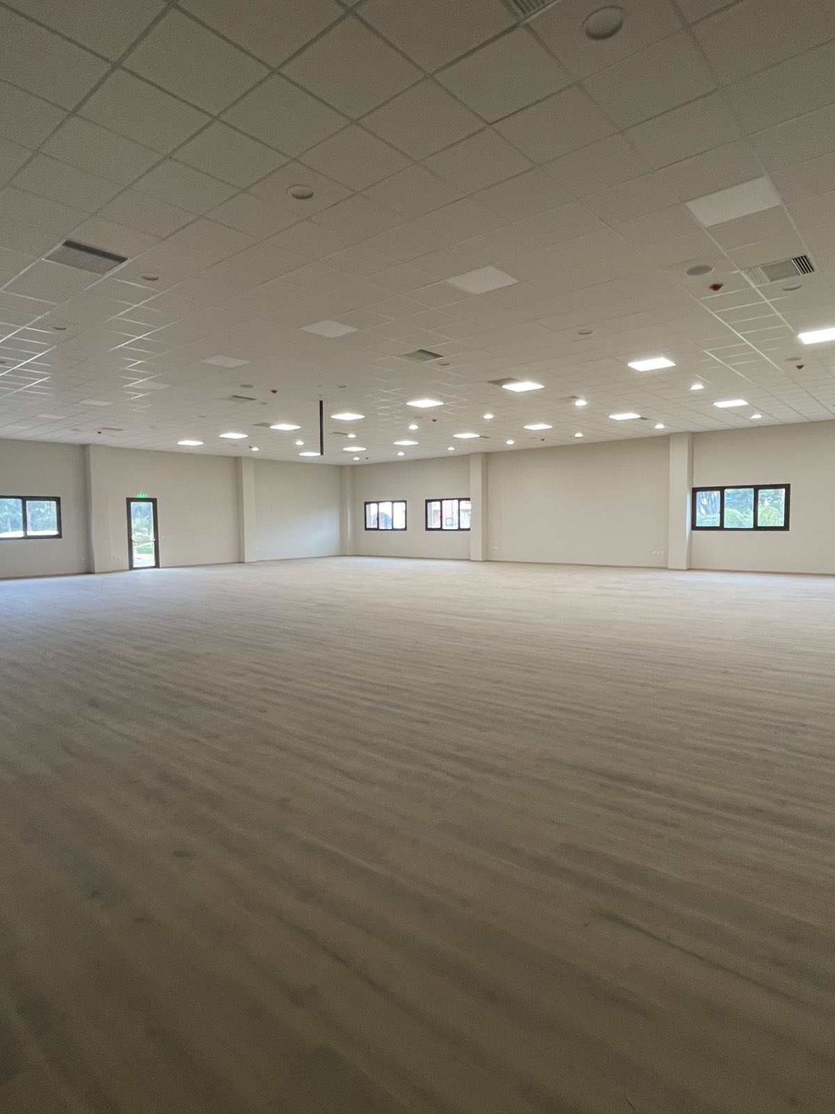 VINYL FLOOR